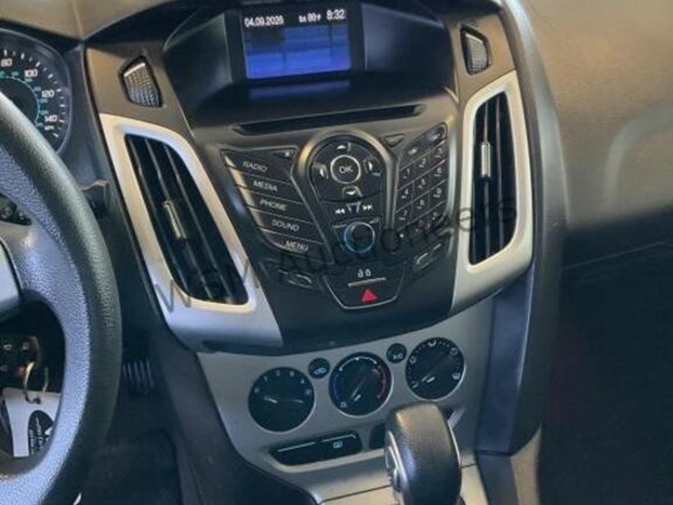 2014-ford-focus-se-sdn-image-20