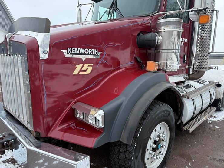 2011-kenworth-t800-image-9