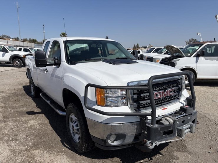 2012-gmc-sierra-2500-image-2