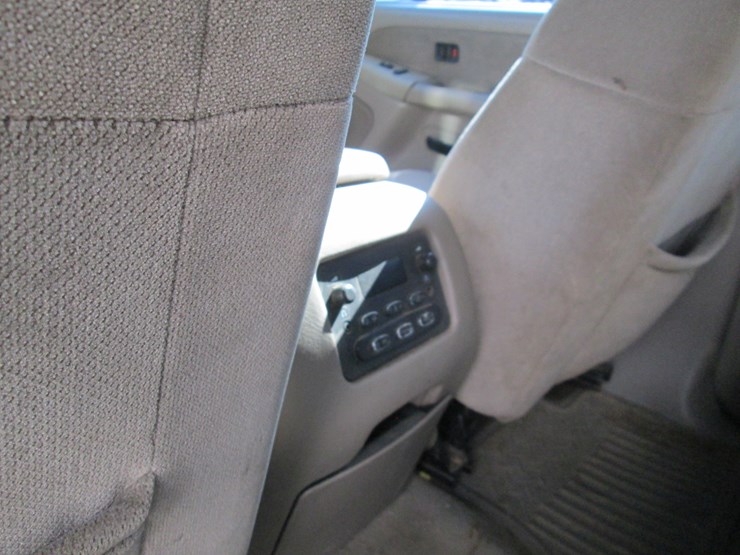 2001-gmc-1500hd-image-25