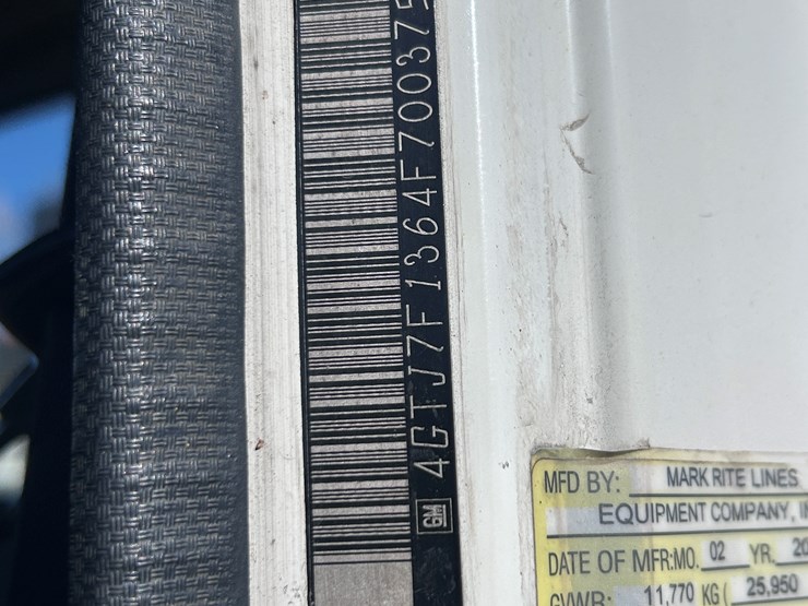 #1694-•-2004-isuzu-cab-and-chassis-image-63