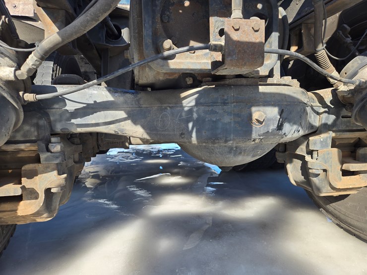 2000-mack-rd688s-image-32