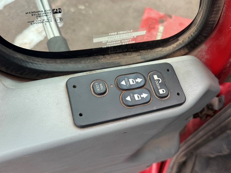 #1052-•-2007-international-7600sfa-tri-axle-dump-truck-image-41