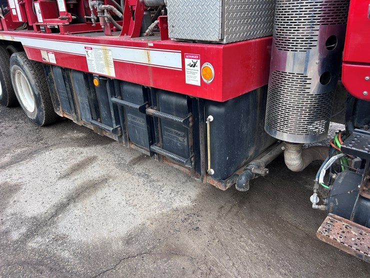 #1690-•-2013-international-7500-6x4-hydro-excavation-truck-image-29