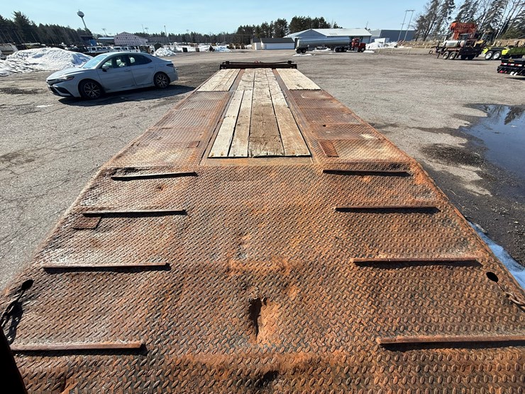 #1099-•-butler-26'-equipment-trailer-image-12