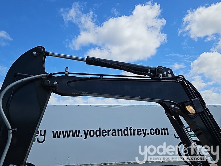 2022-deere-35g-image-18