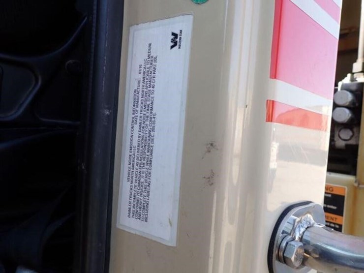 2017-western-star-4700sb-image-13