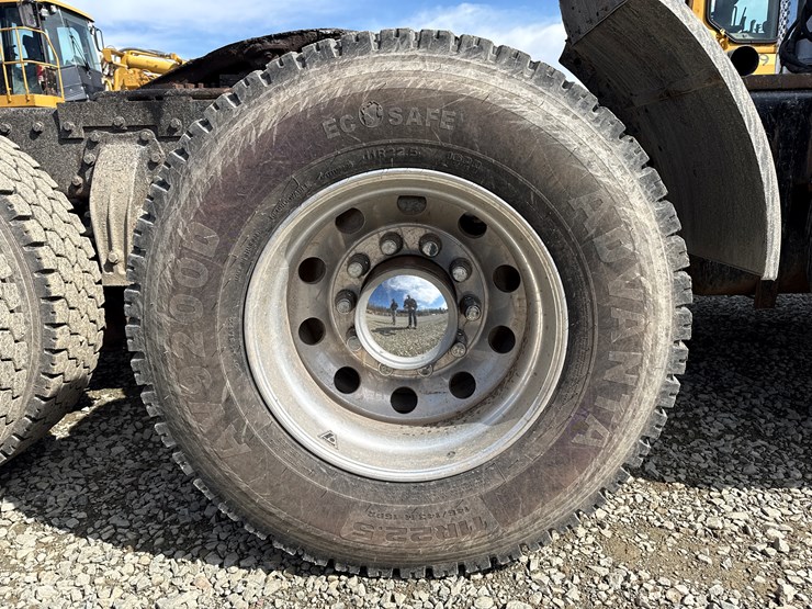 2004-peterbilt-378-image-61