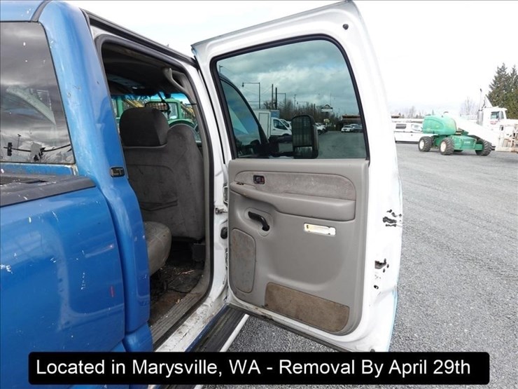 2002-chevrolet-3500-image-2