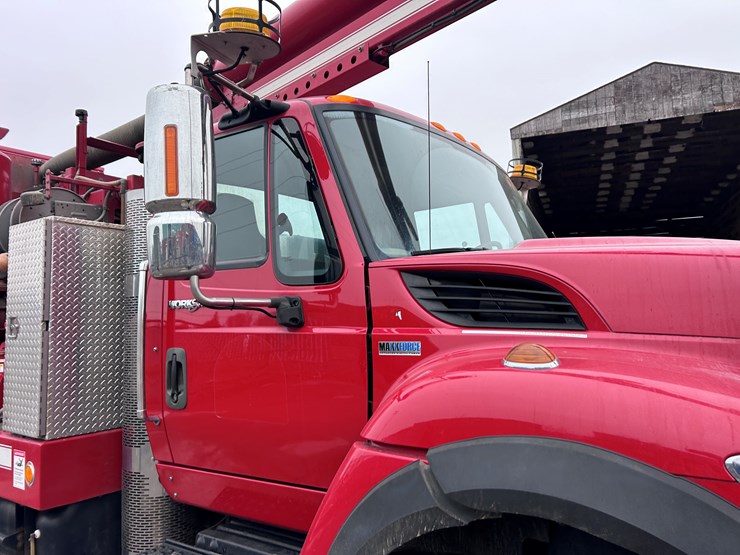 #1690-•-2013-international-7500-6x4-hydro-excavation-truck-image-28