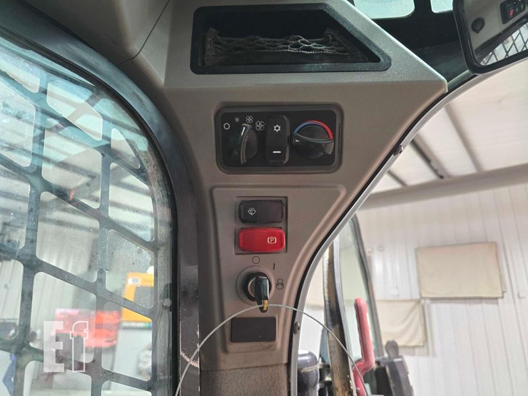 2023-caterpillar-259d3-image-18