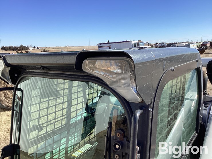 2022-bobcat-t770-image-17