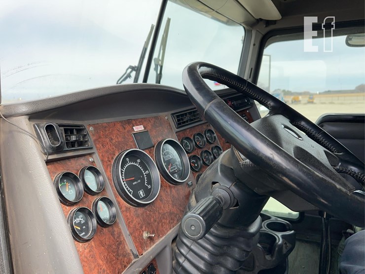 2005-kenworth-t800-image-57