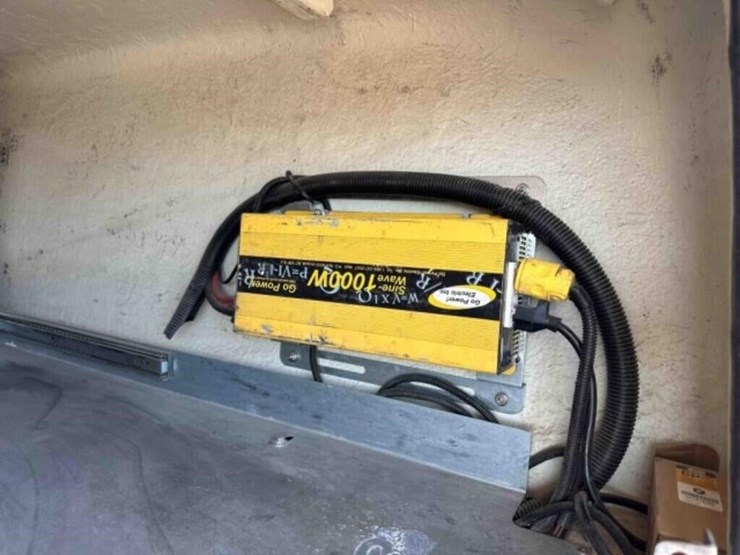 2011-chevrolet-2500-image-16