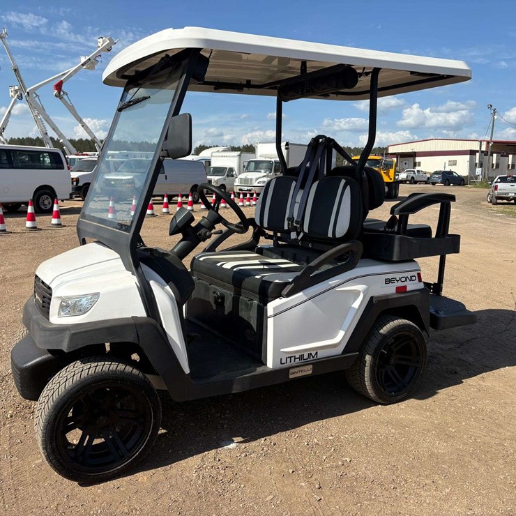 2023 Bintelli Electric Golf Cart W/ On-Board Charger (14 Miles Showing)