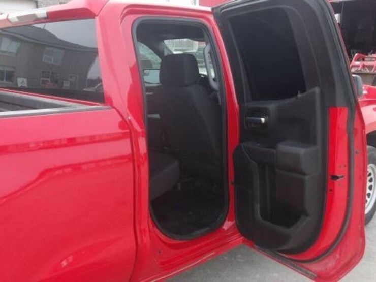 2023-chevrolet-1500-image-34