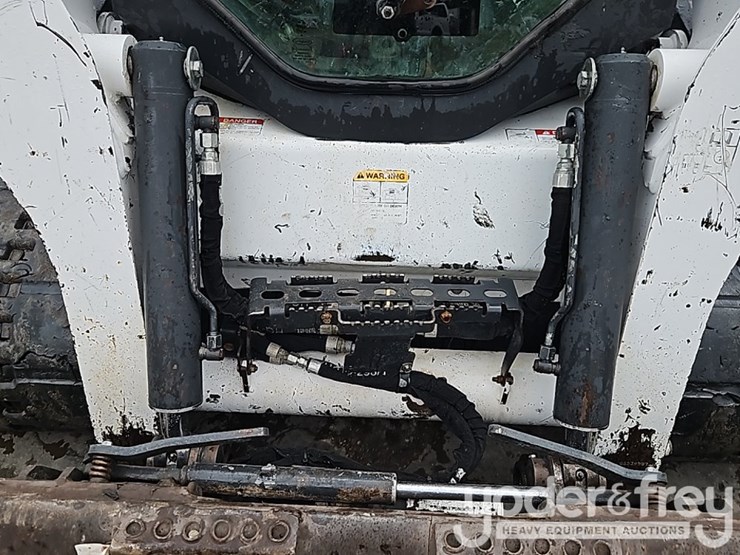 2019-bobcat-t740-image-14