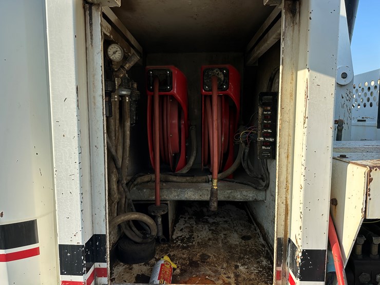 freightliner-fl70-image-24