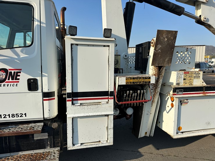 freightliner-fl70-image-12