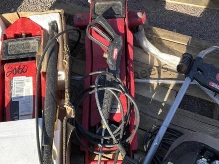pallet-of-floor-jacks-&-pressure-washer-image-4