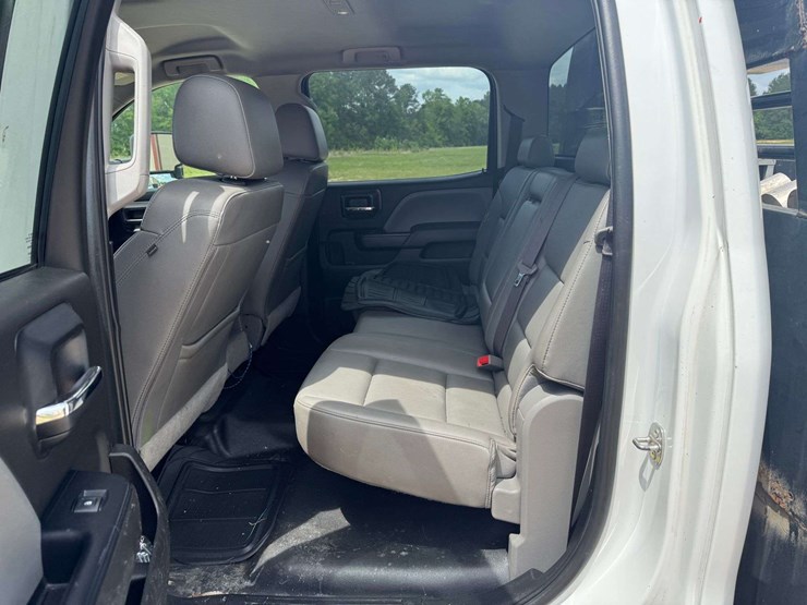 2017-chevrolet-silverado-2500-image-17