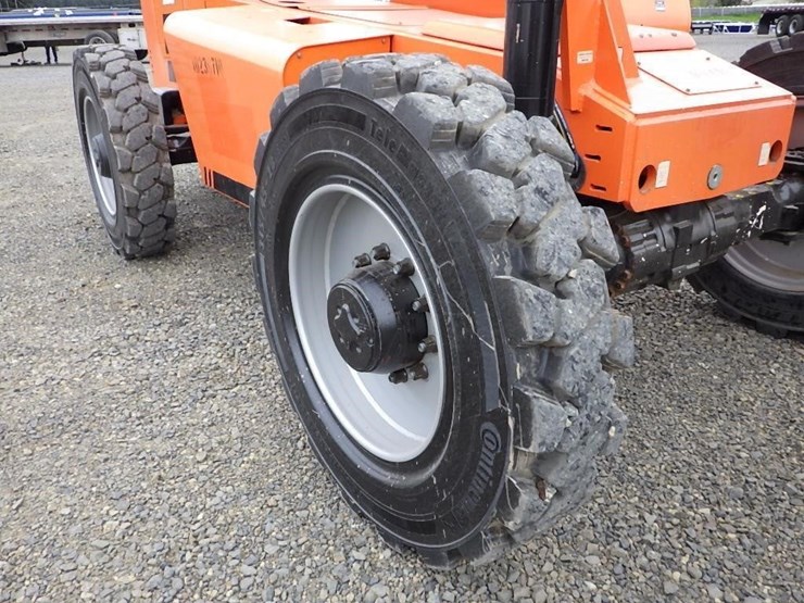 2018-jlg-8042-image-24