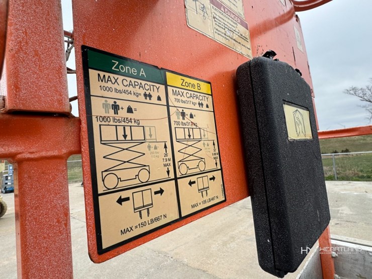 2007-jlg-3246es-image-12