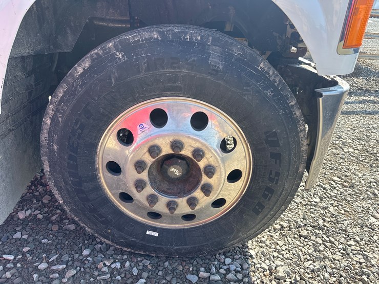 2014-massey-ferguson-8-image-65