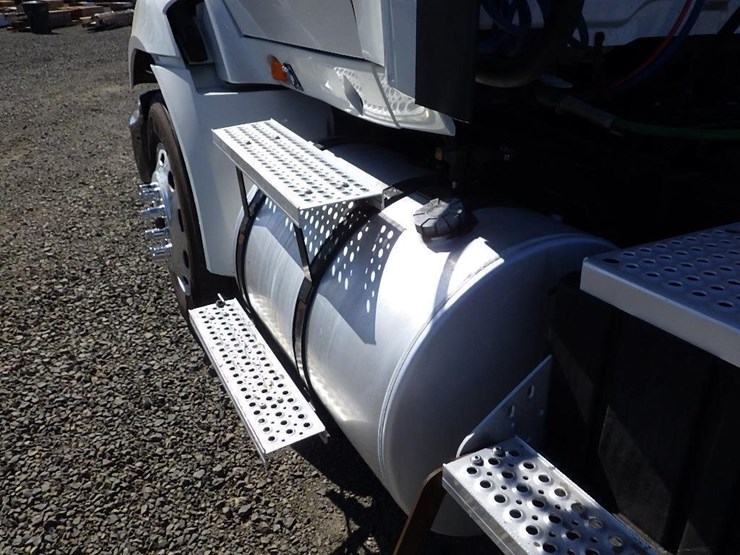 2012-international-prostar-image-13