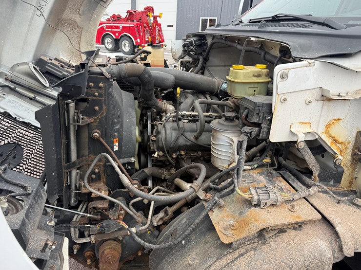 2018-ford-f650-image-39