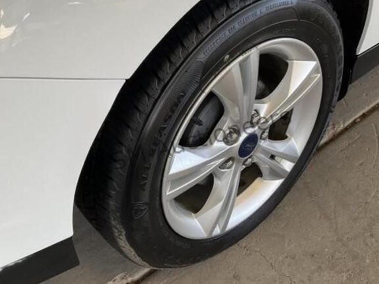 2014-ford-focus-se-sdn-image-8