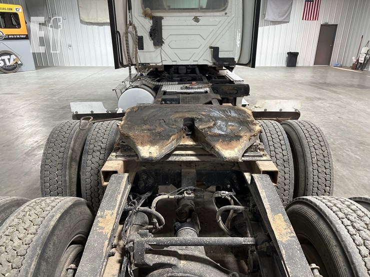 2017-international-prostar-image-9