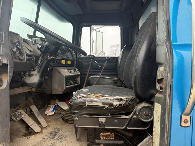 mack-rd686s-image-35