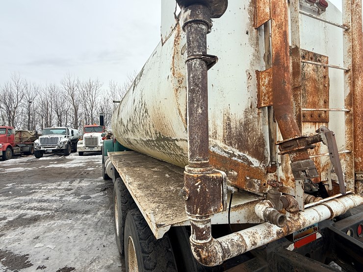 1999-mack-dm690-image-27