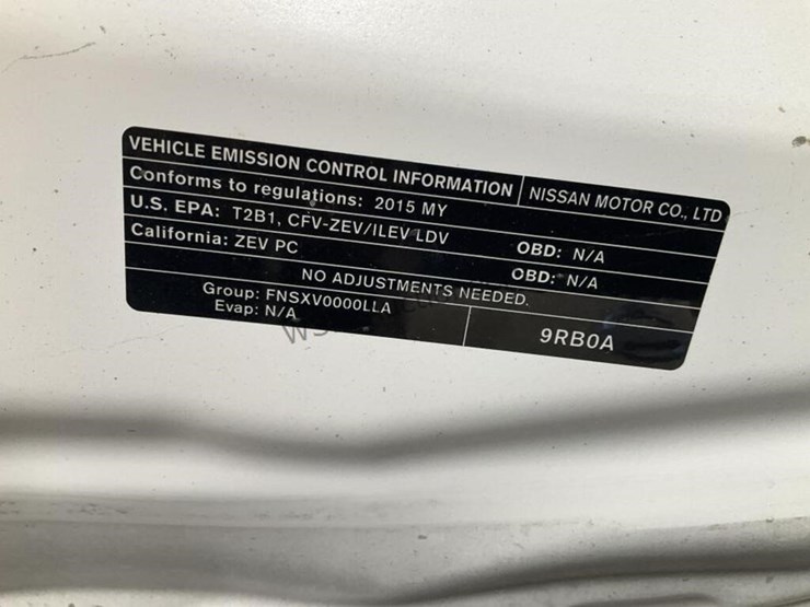 2015-nissan-leaf-s-hatchback-image-14