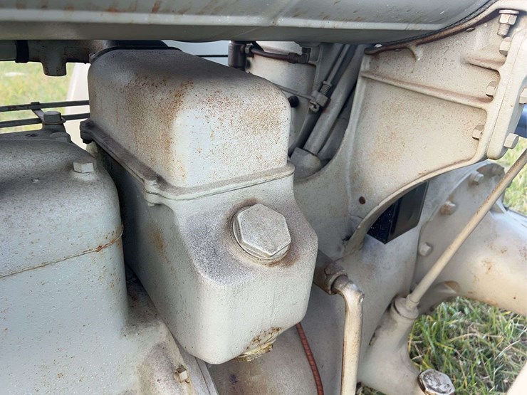 brand-new-never-used-1925-fordson-tractor-image-52