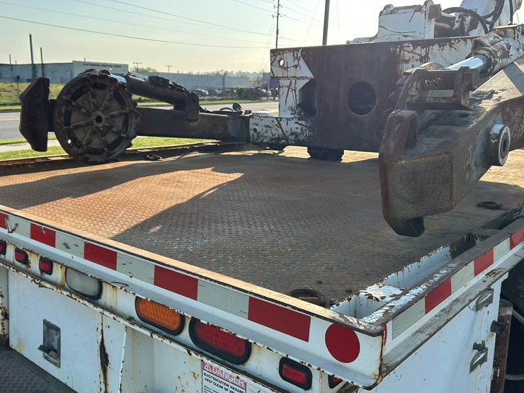 peterbilt-365-image-60