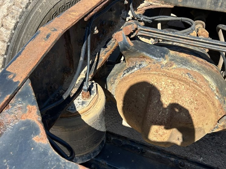 #1114-•-2005-western-star-tri-axle-heavy-haul-truck-tractor-image-14