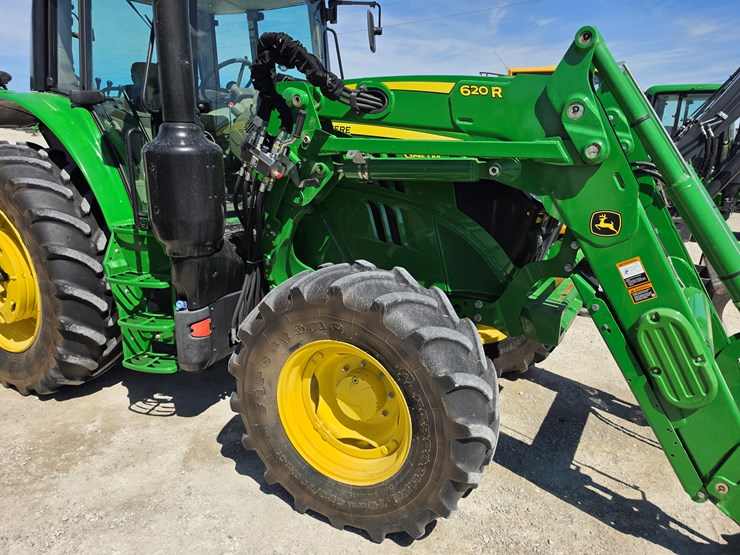 2021-john-deere-6140m-image-7