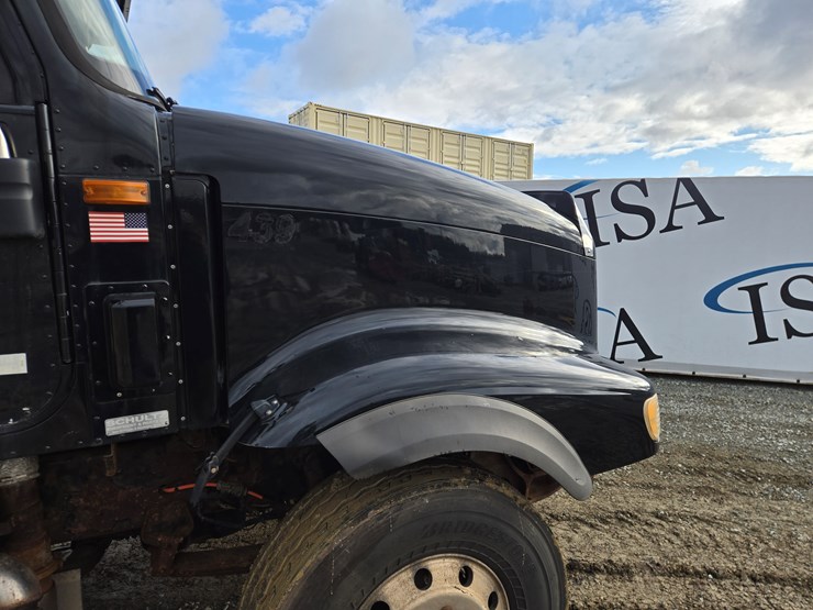 2014-massey-ferguson-8-image-12