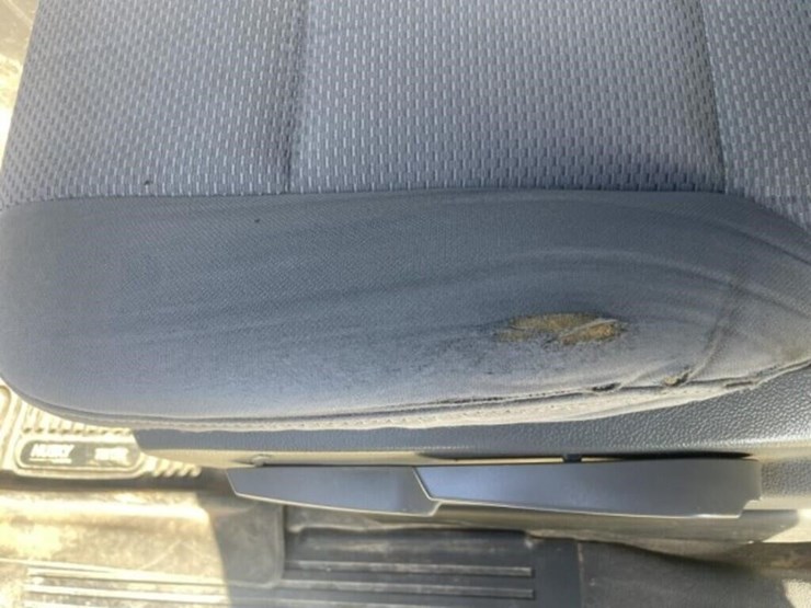 2015-chevrolet-silverado-2500hd-image-15