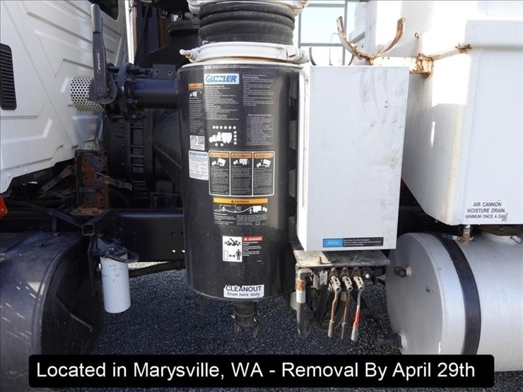 2005-international-7600-image-6