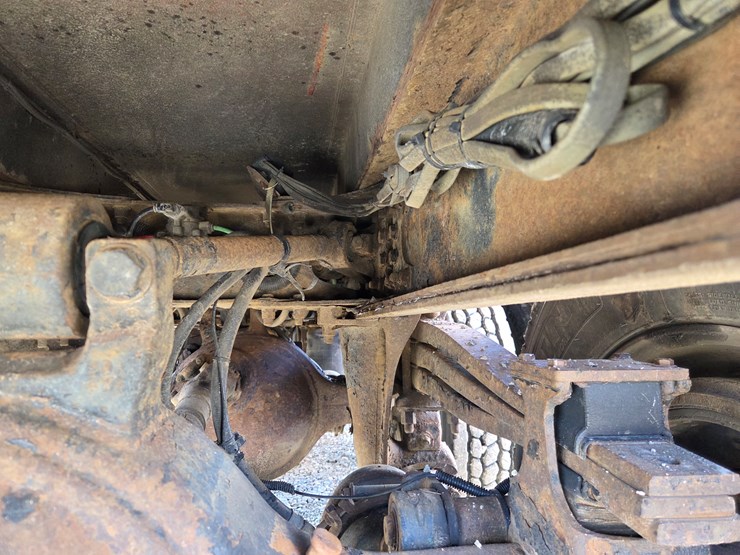 2005-massey-ferguson-8-image-38