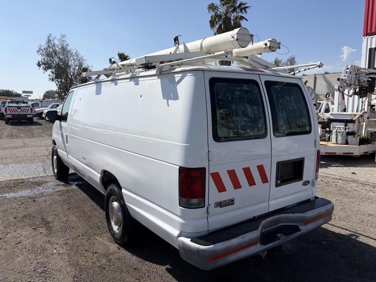 2002-ford-e350-image-4