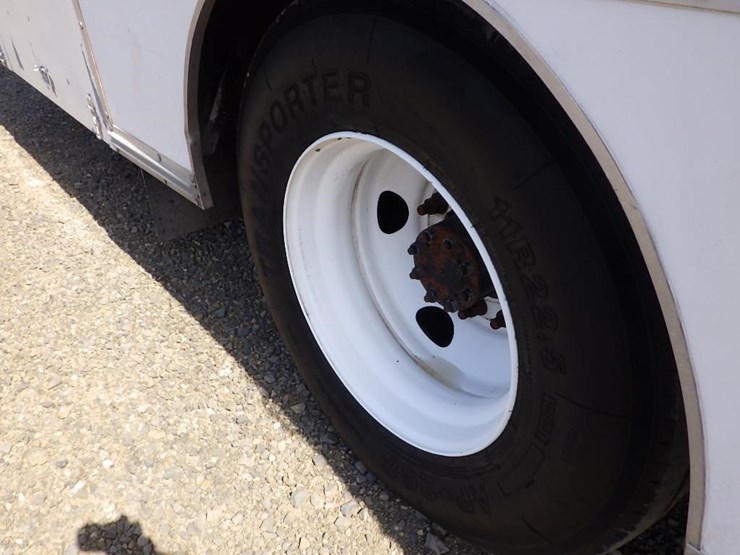 2016-ford-f650-xlt-image-24