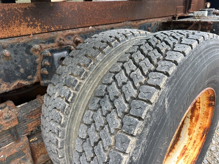 2007-international-7600-image-65