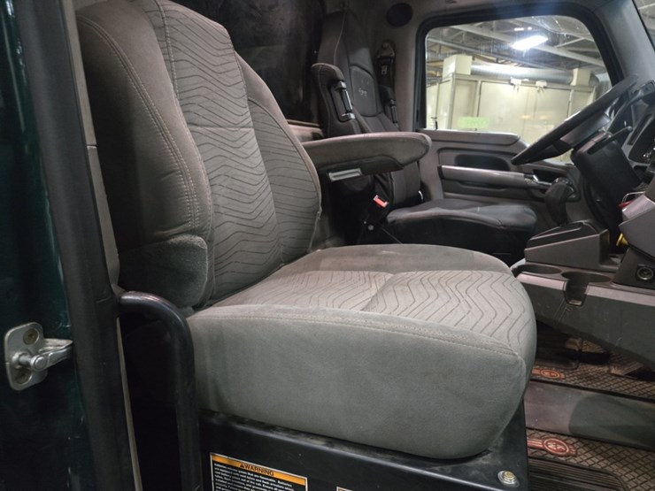 2017-kenworth-t680-image-60