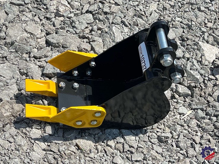 unused-2026-ce-8"-toothed-bucket-image-2