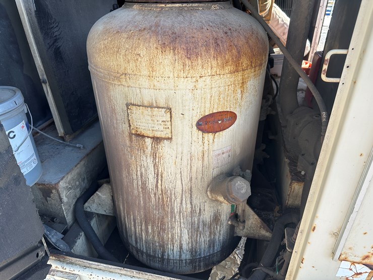 #60115-•-ingersoll-rand-1070-towable-air-compressor-image-55