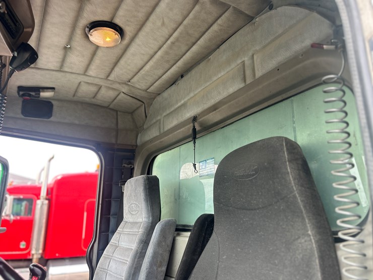 1999-peterbilt-379-image-45